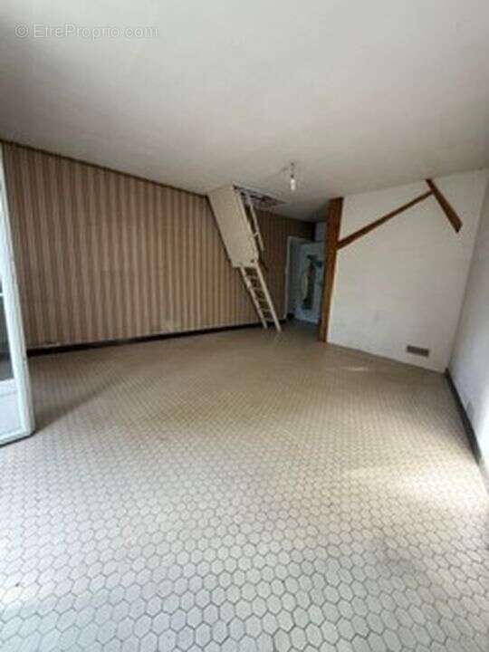 Maison à ORMOY-LA-RIVIERE