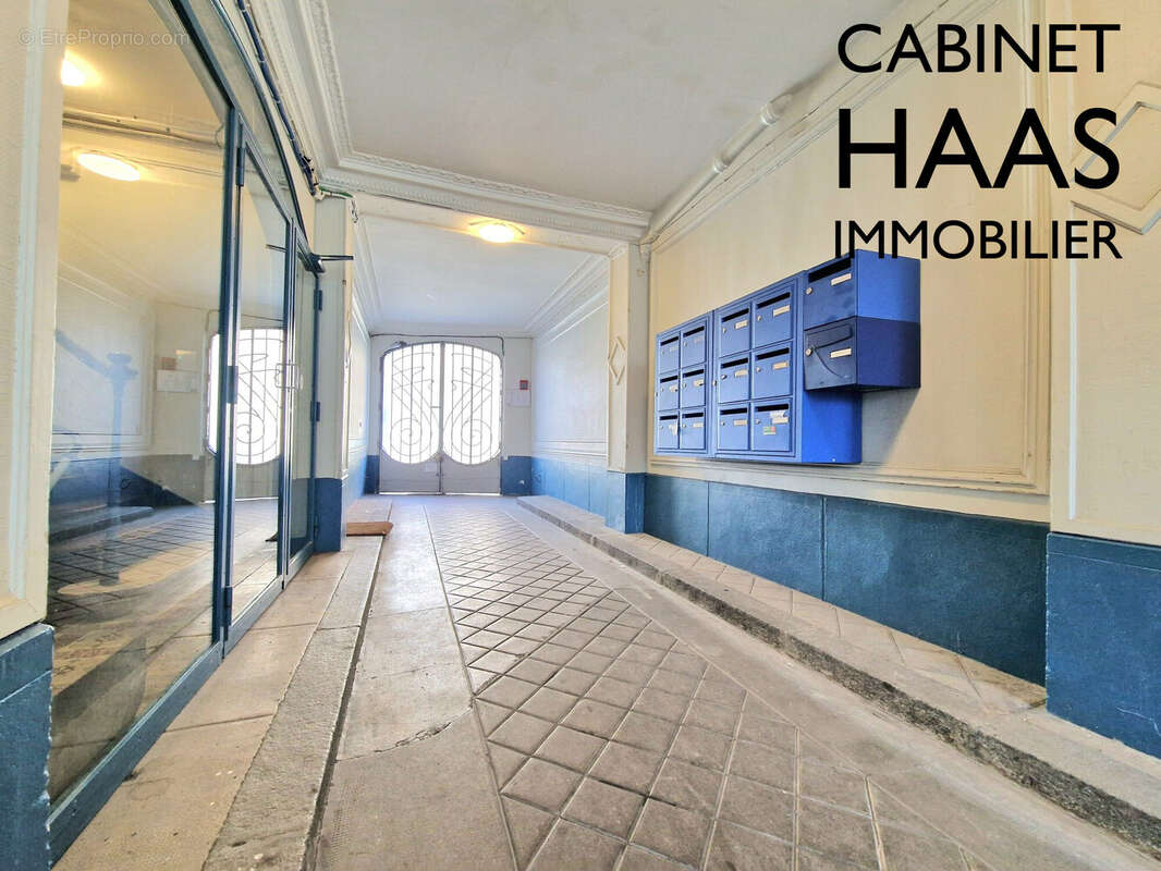 Hall - Appartement à BAGNOLET