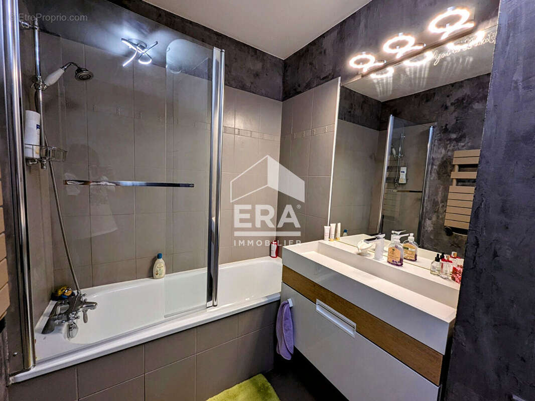 Appartement à SARTROUVILLE