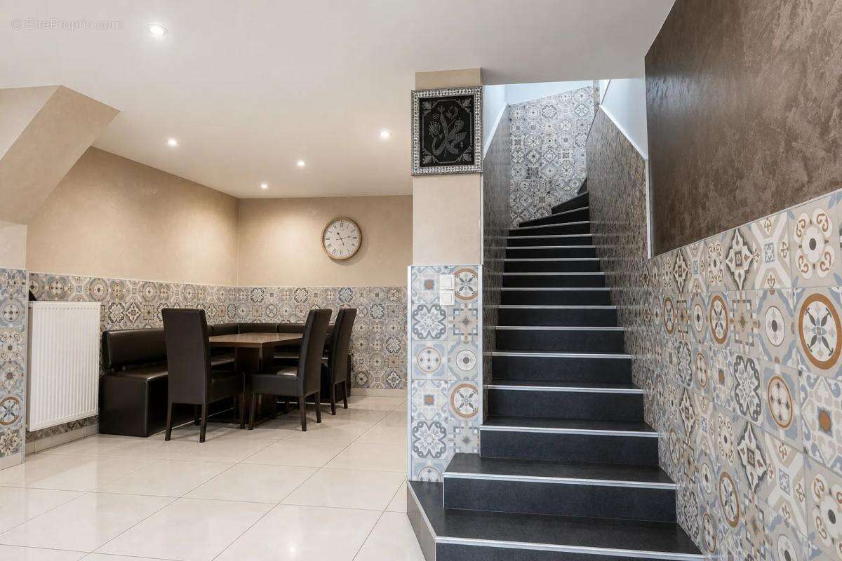 Immeuble rénové avec 3 appartements à Mulhouse - photo 10