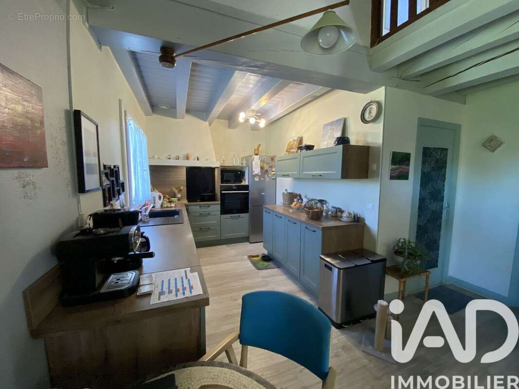 Maison 89 m² à Monplaisant  - photo 8