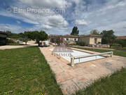 Maison à SAINT-JEAN-DE-MARUEJOLS-ET-AVEJAN