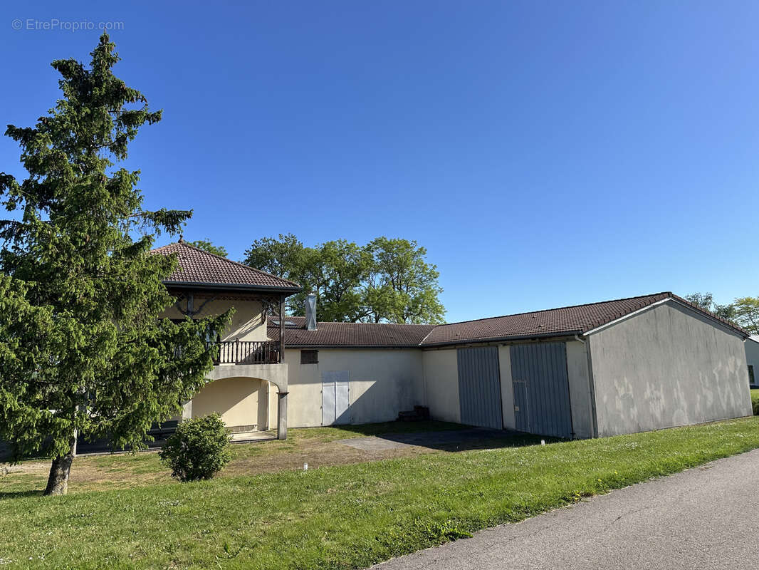 Maison à DOMBASLE-EN-XAINTOIS