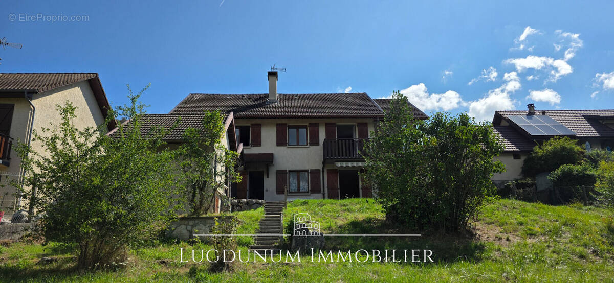 Maison à VIRIEU-LE-GRAND
