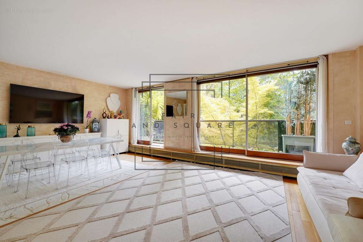 Appartement à NEUILLY-SUR-SEINE