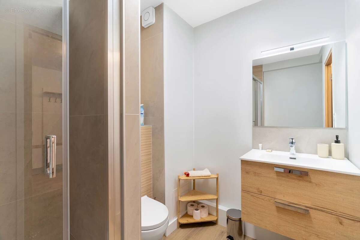 Appartement à LEVALLOIS-PERRET