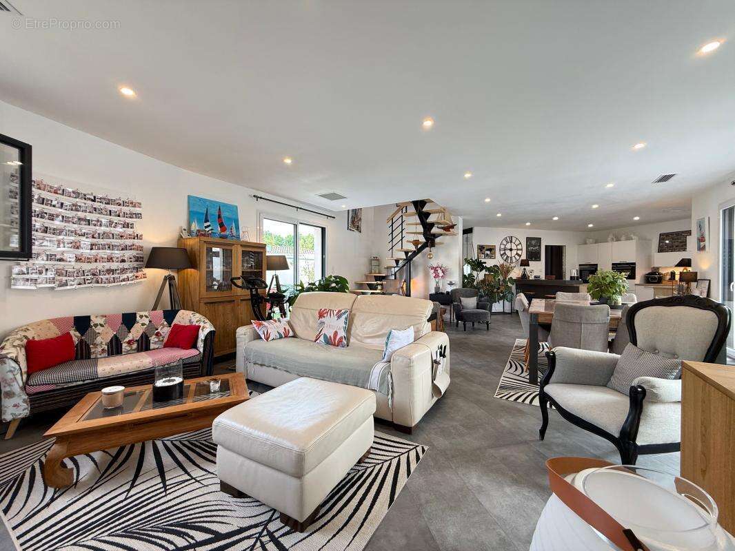 Maison à SAINT-SULPICE-DE-ROYAN