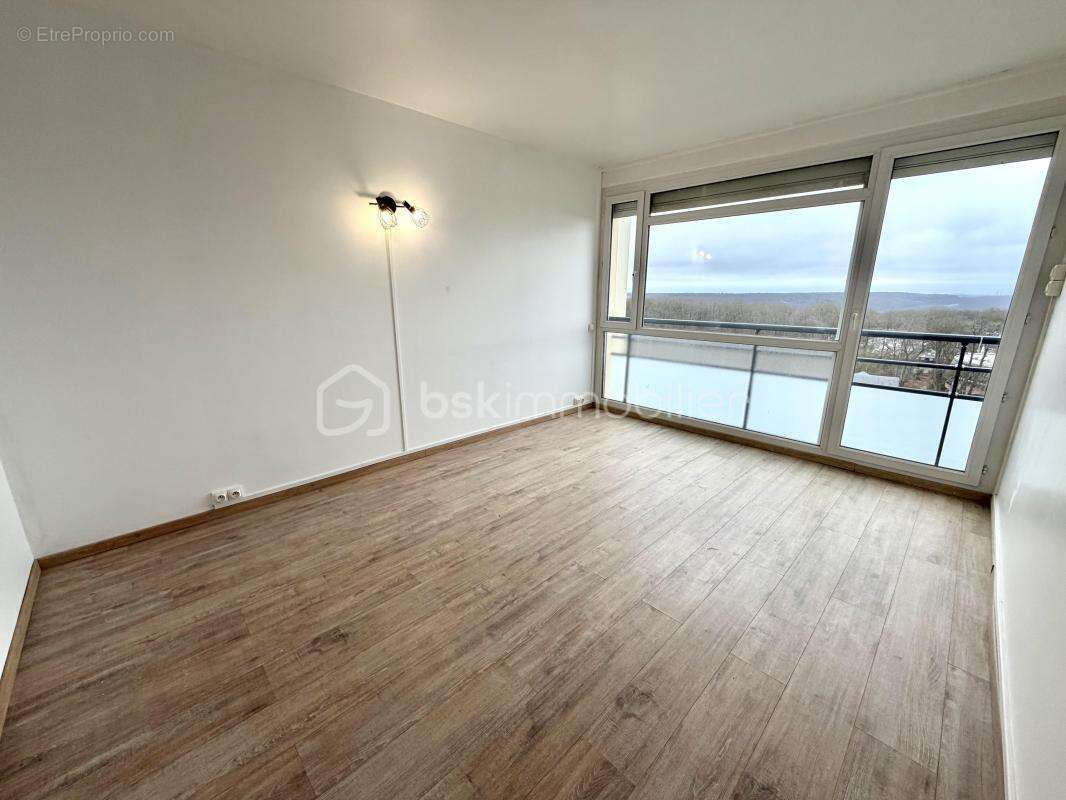 Appartement à MONT-SAINT-AIGNAN