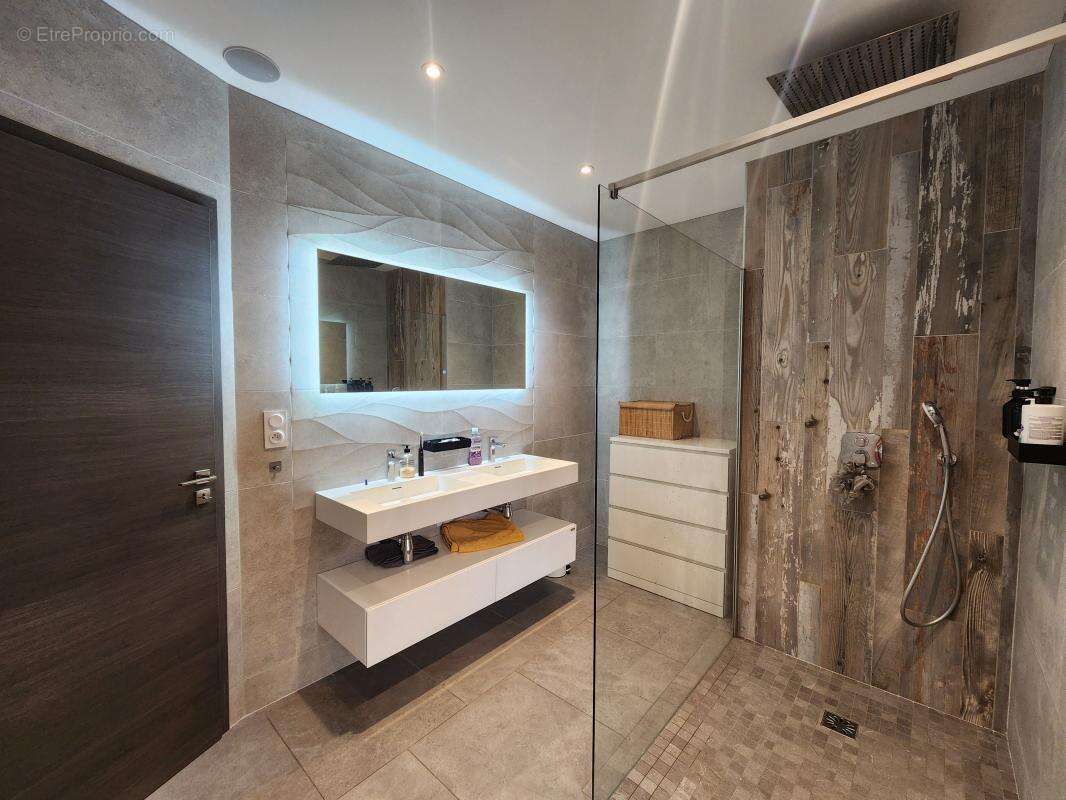 Magnifique mas de village rénové avec vue panoramique sur les Cévennes – 278 m² habitables – Terrain de 2 612 m² - photo 5