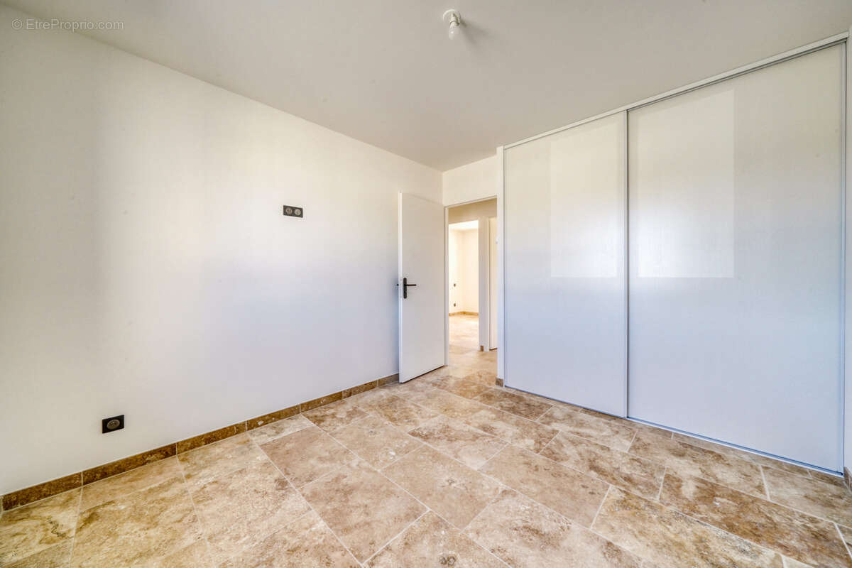 Maison à MONTLIEU-LA-GARDE