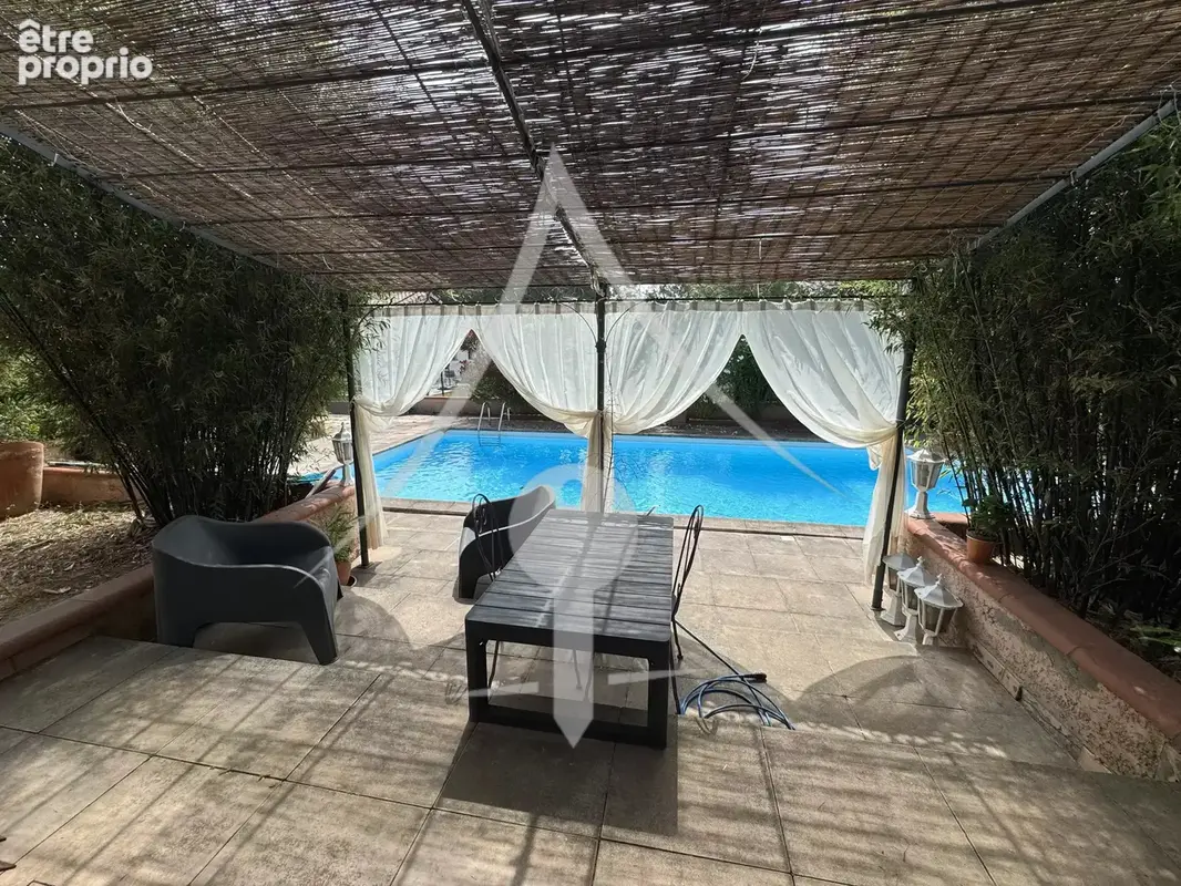 Belle maison familiale avec piscine, jardin arboré et nombreux espaces annexes - photo 7