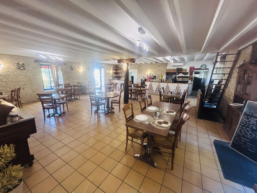 Commerce à RAZAC-SUR-L'ISLE