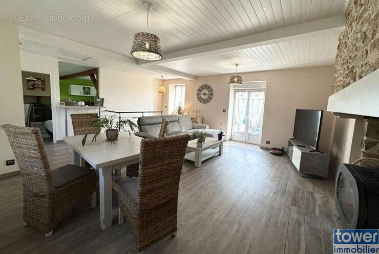 Maison à LA COQUILLE