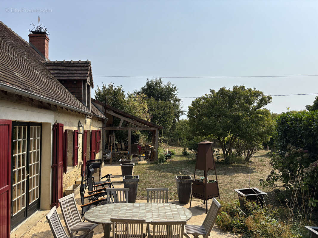 Maison à SAINT-DENIS-DE-JOUHET