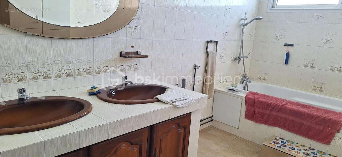 Ensemble immobilier à fort potentiel – Maison avec appartement indépendant et terrain constructible – Saint-André (Cambuston) - photo 6