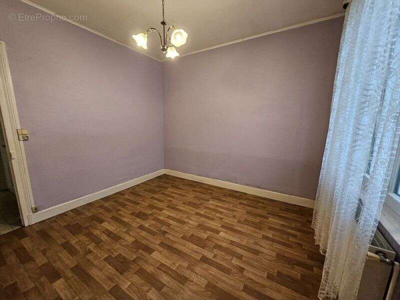 Maison à MONTROND-LES-BAINS