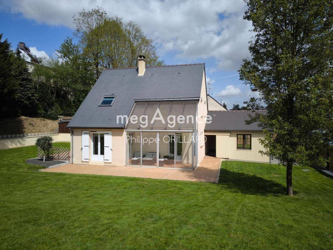 Maison à CHAZE-HENRY