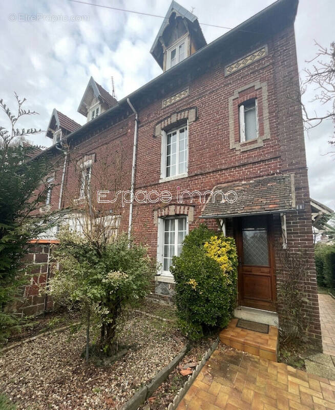 Maison à MALAUNAY