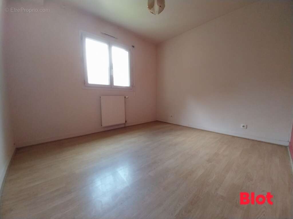 Appartement à LA CHAPELLE-DES-FOUGERETZ