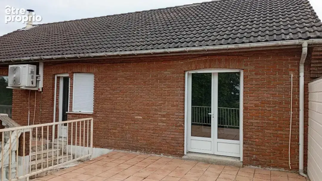 DOHEM -  Maison de plain-pied, 2 chambres, jardin et garages. - photo 5