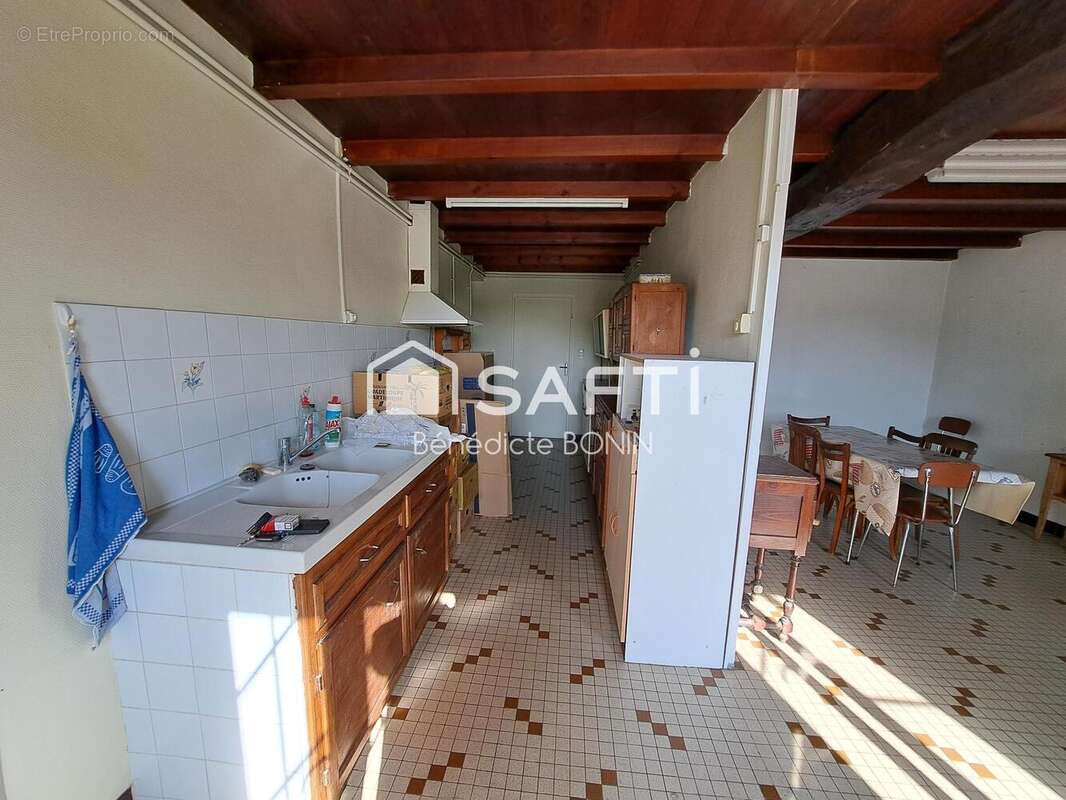 Maison 102 m² à Berneuil  - photo 5