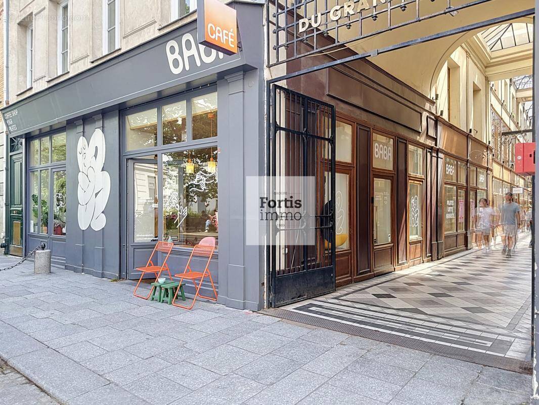 Commerce à PARIS-2E