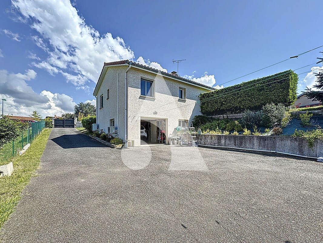 Maison à ROZIER-EN-DONZY