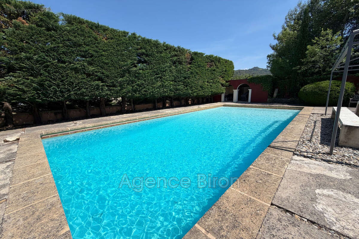 Appartement à LE PUY-SAINTE-REPARADE