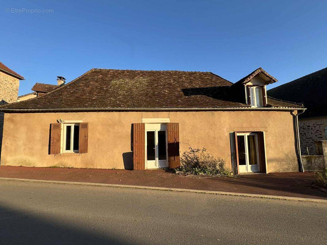 Maison à SARRAZAC