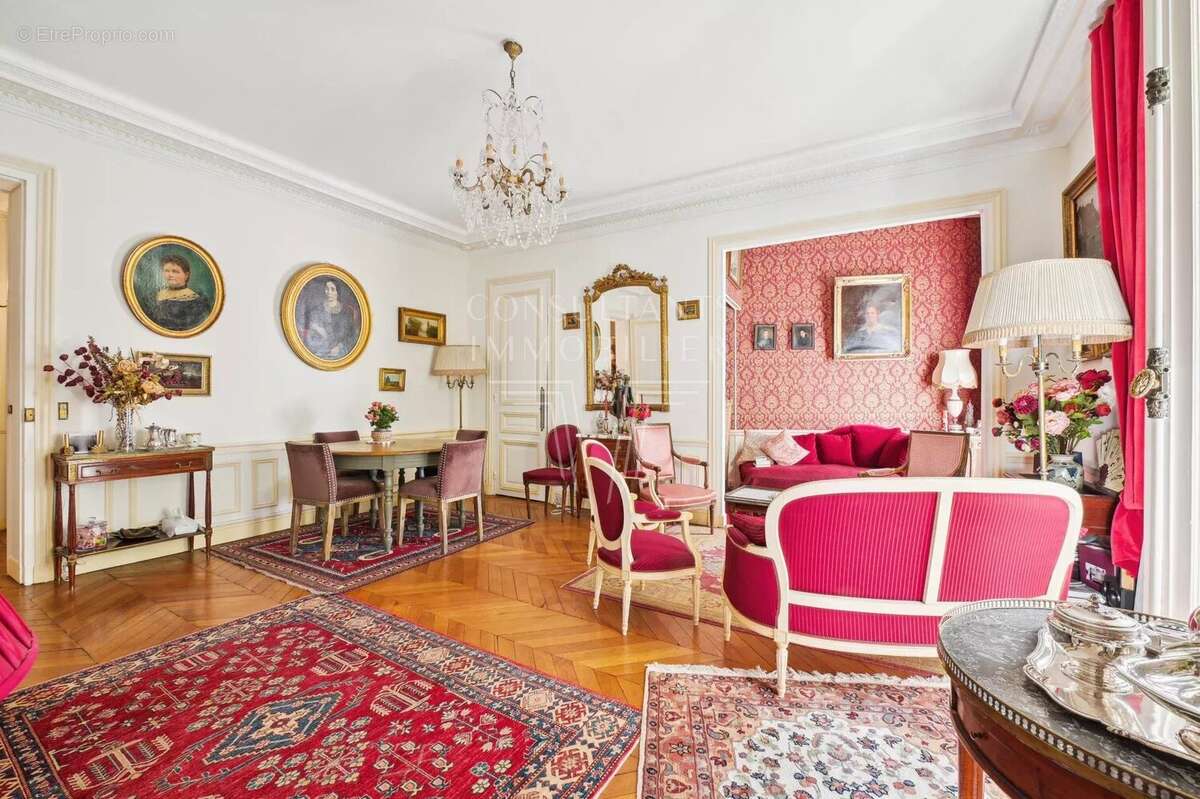 Appartement à PARIS-17E
