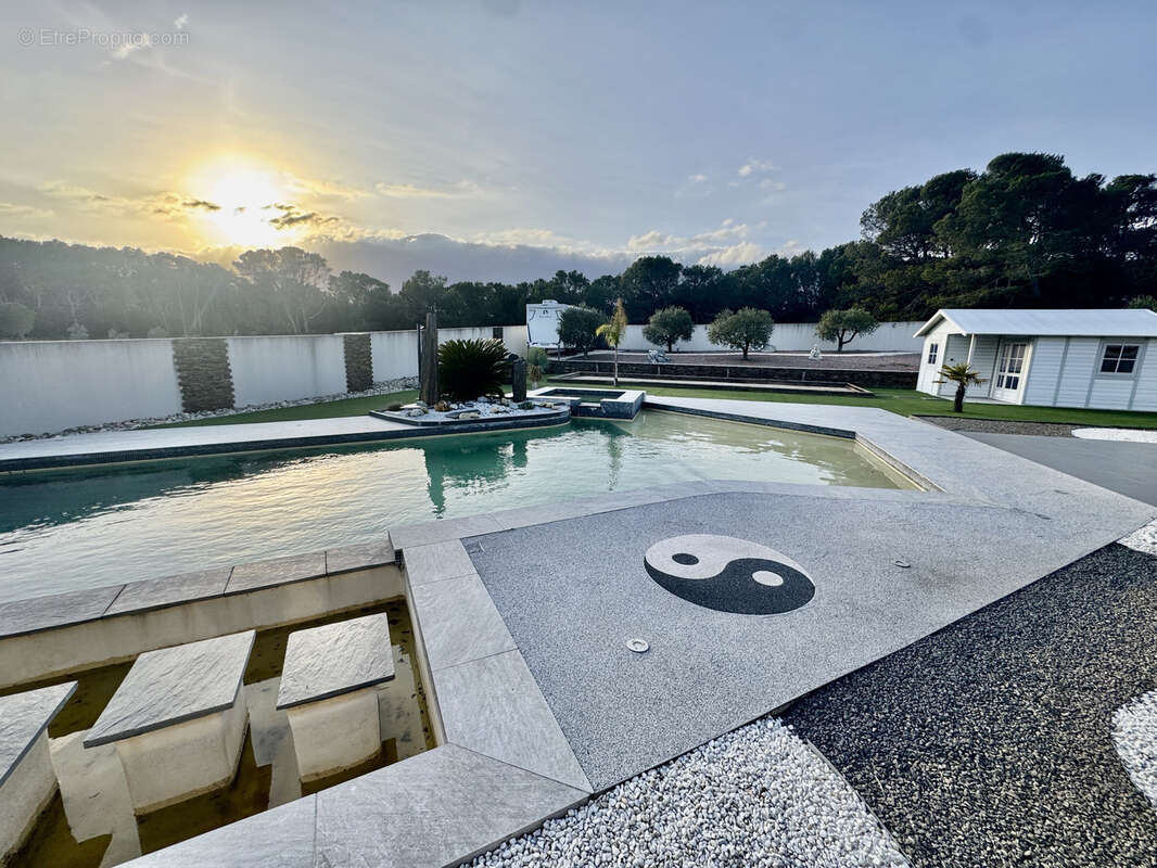 Maison à SAINTE-CECILE-LES-VIGNES