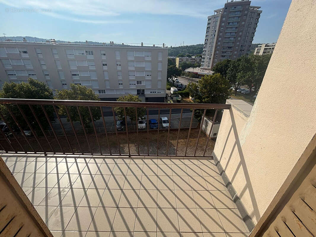 Appartement Oyonnax 3 pièce(s) 67.14 m2 - photo 3