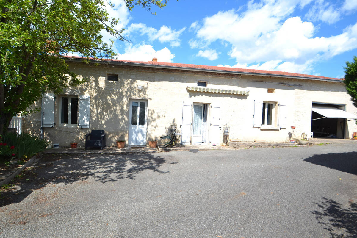 Maison à SAINT-BONNET-DE-ROCHEFORT