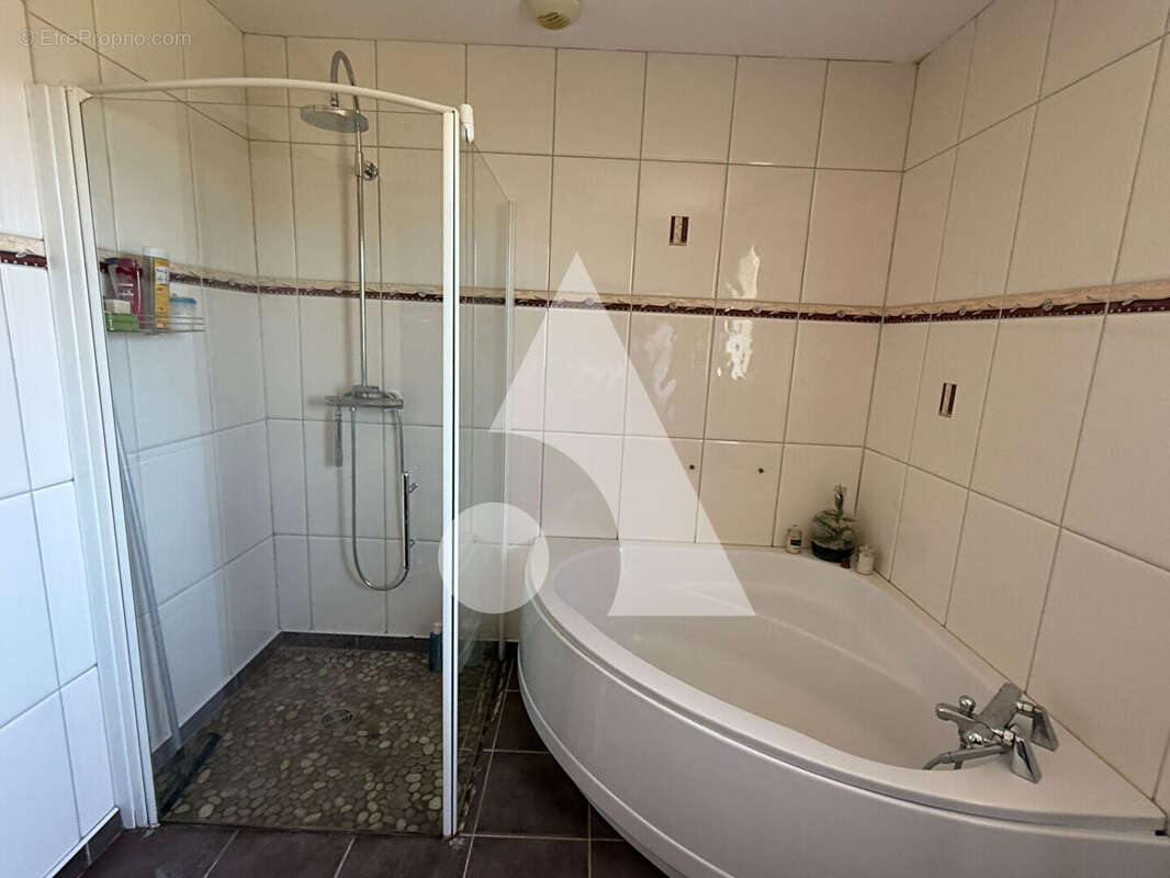 Maison Saint Dizier L Eveque 6 pièce(s) 122.63 m2 - photo 7