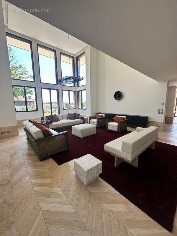 Maison à MAGNY-LE-HONGRE