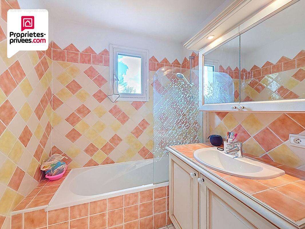 Maison à SAINT-CEZAIRE-SUR-SIAGNE