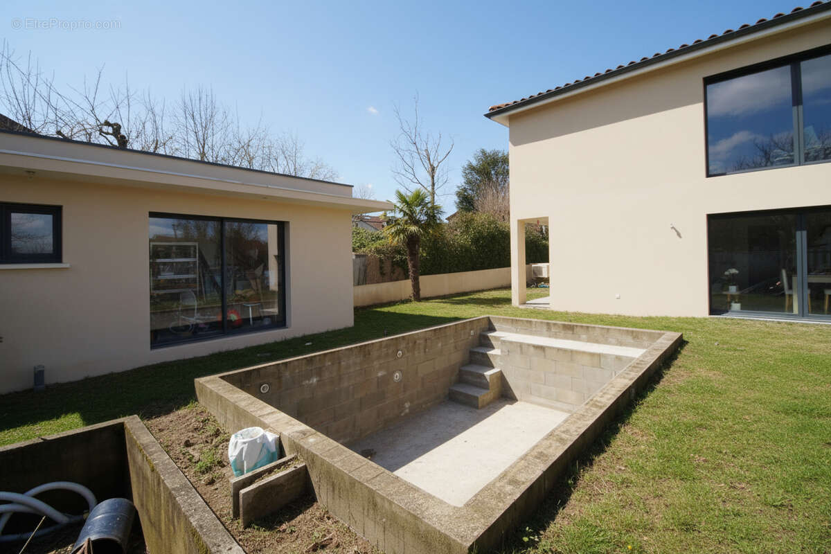 Maison à CHAZAY-D'AZERGUES