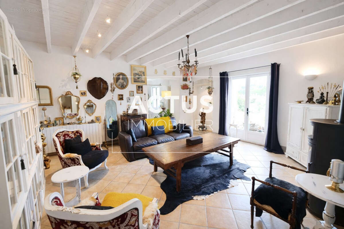 Maison à SENAS