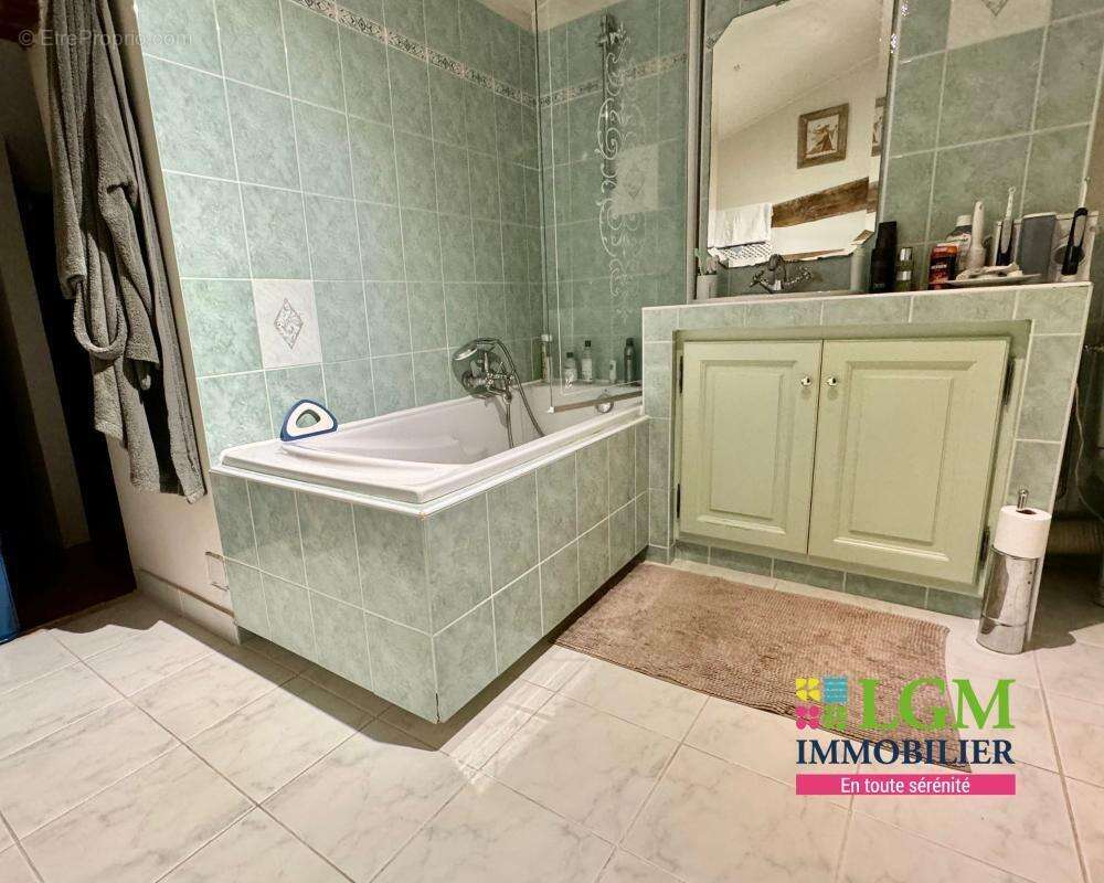 Maison à PLAN-DE-LA-TOUR