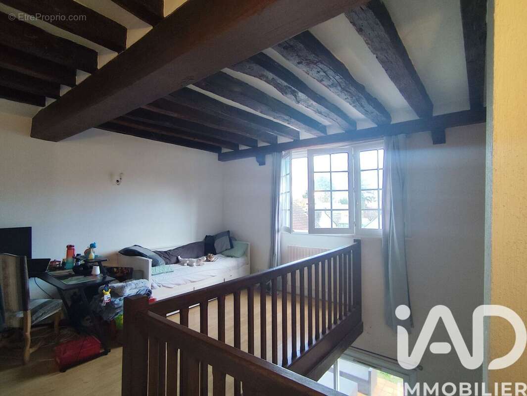 Maison 126 m² à Clery-Saint-Andre  - photo 8