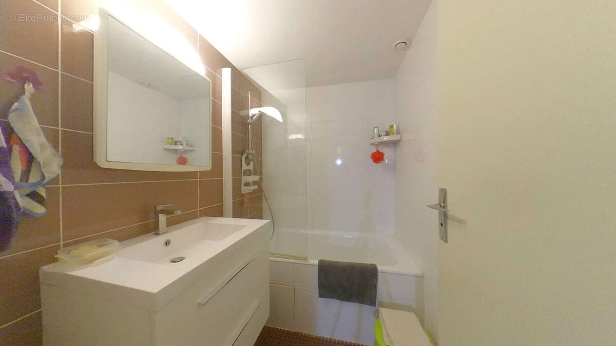 Maison familiale 8 pièces de 191 m2 à vendre au Rond-Point de Vannes - photo 11