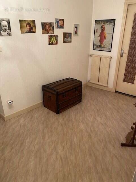 Appartement à COURS-LA-VILLE