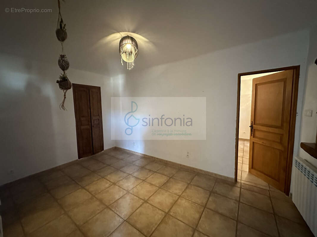 Maison à ALLEGRE-LES-FUMADES