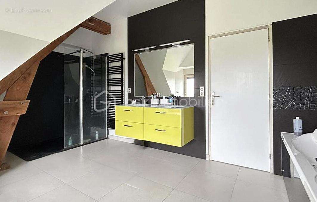 Maison à NUILLE-SUR-VICOIN