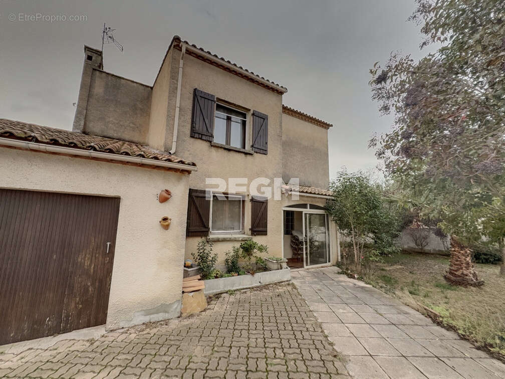 Maison à MAUGUIO