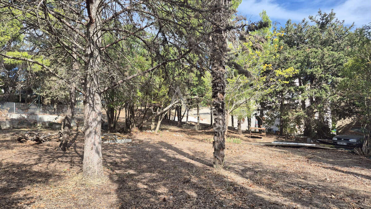 Terrain à OUVEILLAN