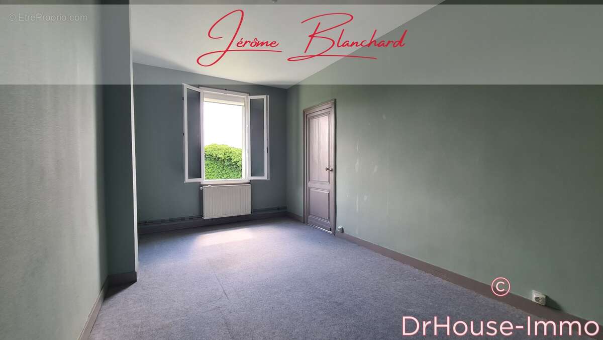 Maison à AMBARES-ET-LAGRAVE