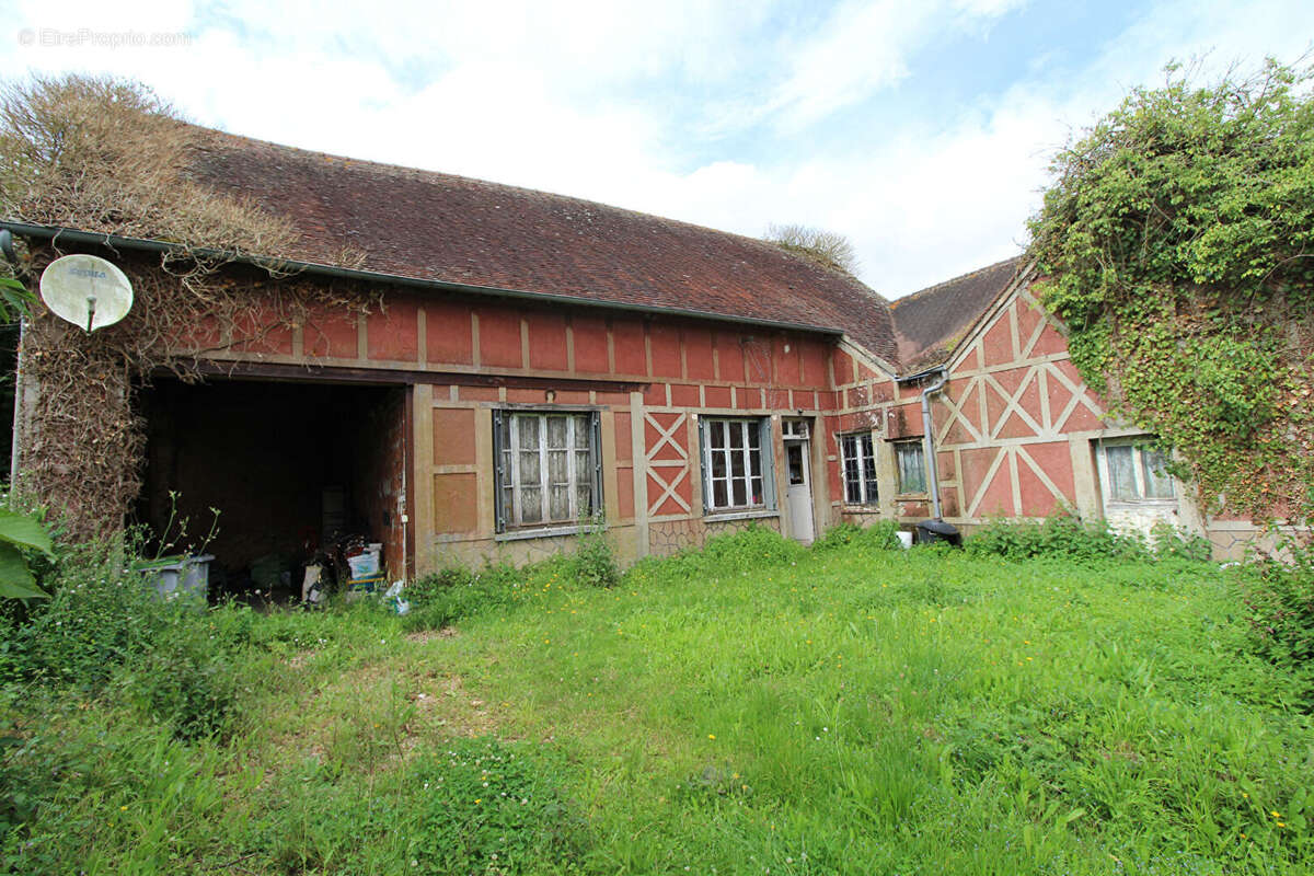 Maison à MESLAY-LE-VIDAME