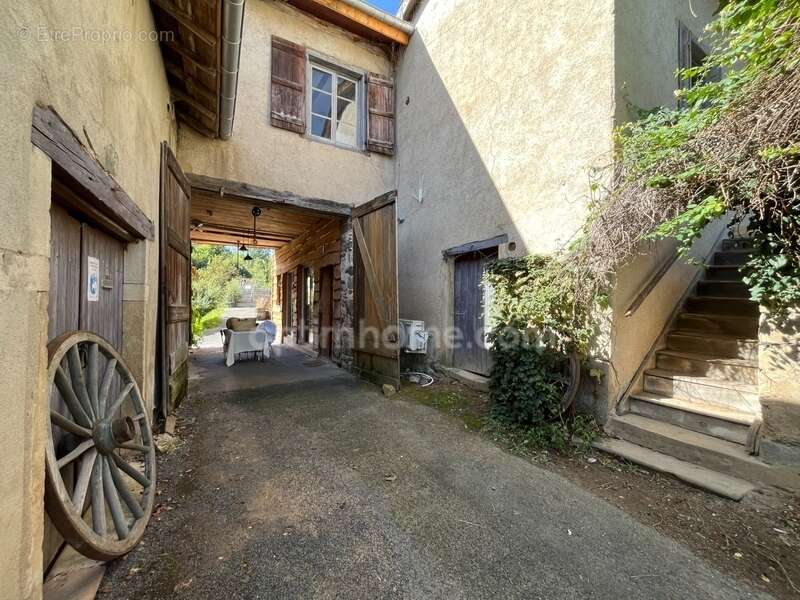 Maison à SAINT-DIDIER-SUR-BEAUJEU