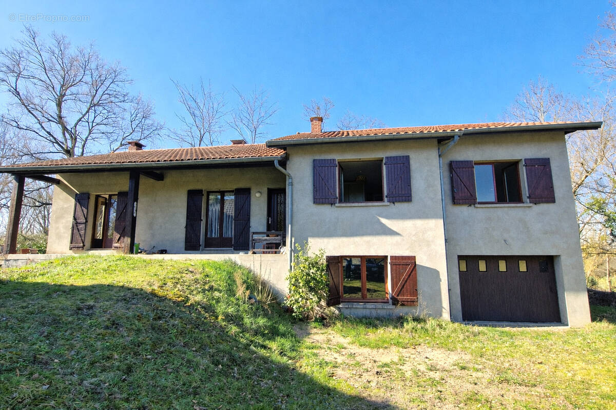 Maison à PUY-GUILLAUME